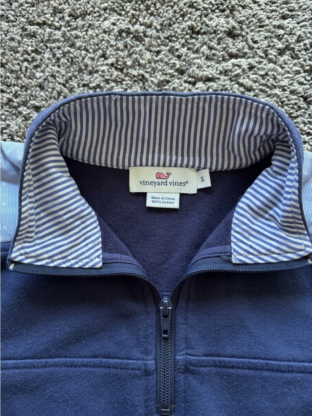 Vineyard Vines woman’s quarter zip pullover - Picture 2 of 2